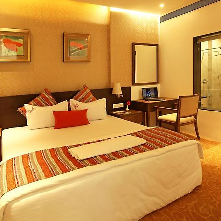 Hotel Preeti Executive Satara Exterior photo