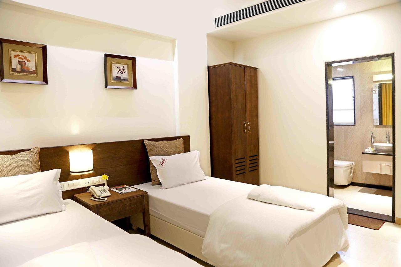 Hotel Preeti Executive Satara Exterior photo