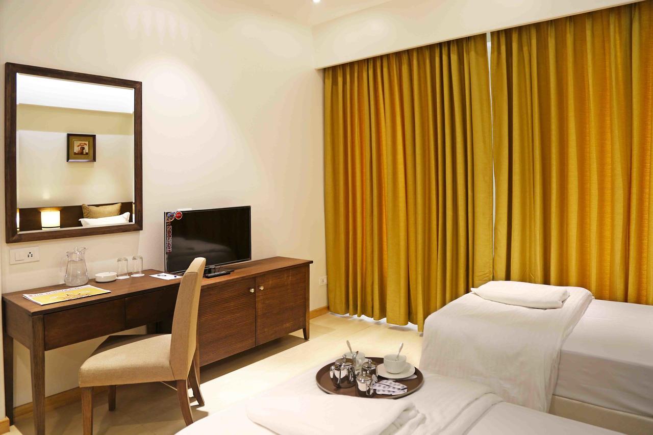Hotel Preeti Executive Satara Exterior photo